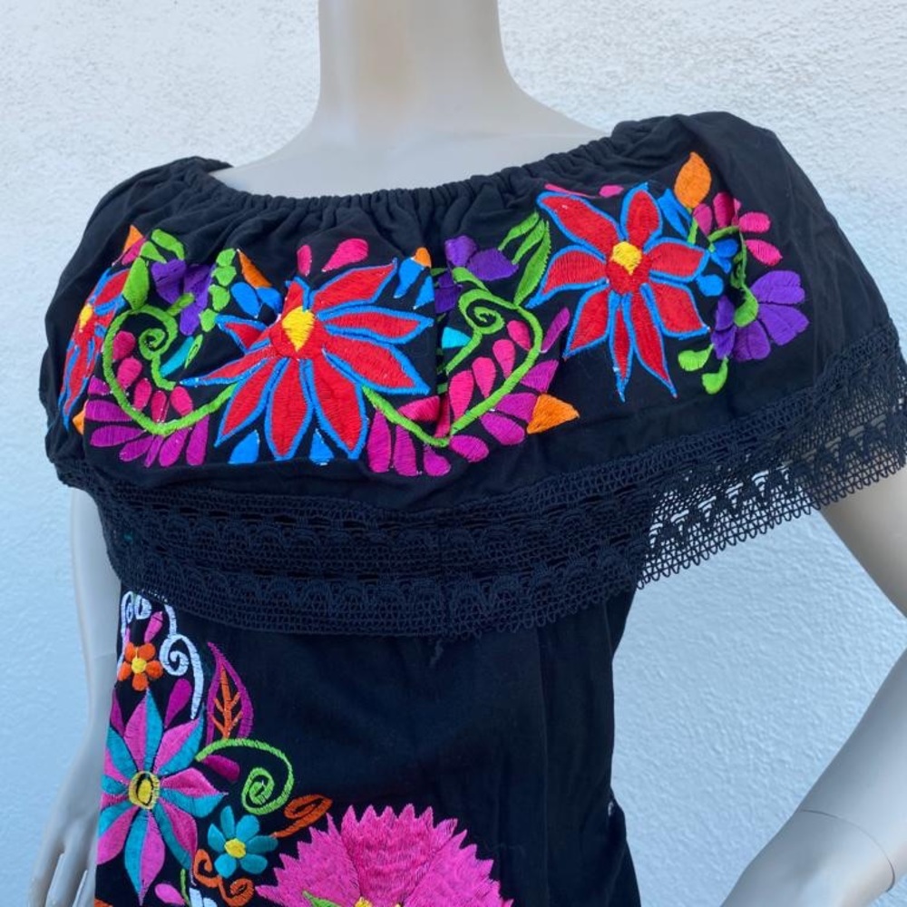 Mexican Peasant Off Shoulder Embroidered Dress - Picture 2 of 7